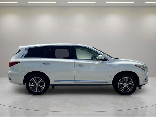 Majestic 2016 INFINITI QX60 Base