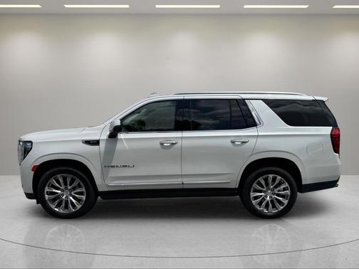 White Frost Tricoat 2022 GMC Yukon Denali