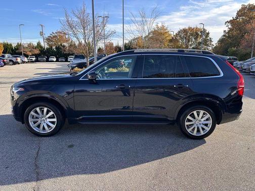 2016 Volvo XC90 T6 Momentum