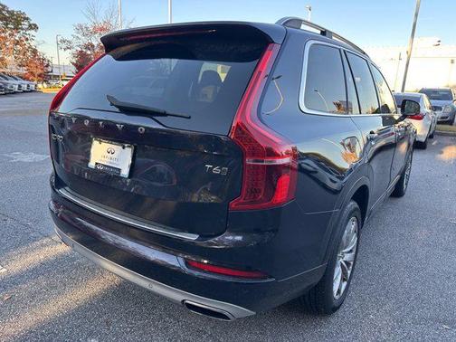2016 Volvo XC90 T6 Momentum