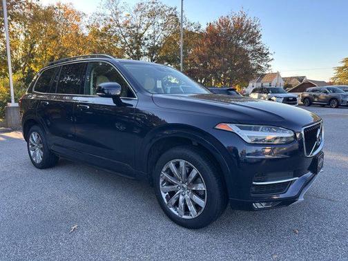 2016 Volvo XC90 T6 Momentum