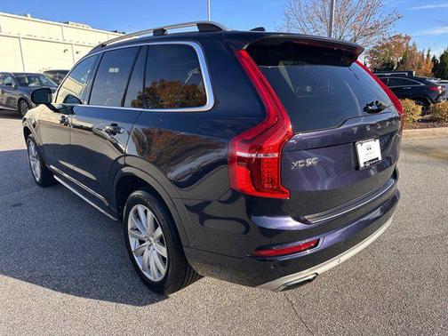 2016 Volvo XC90 T6 Momentum
