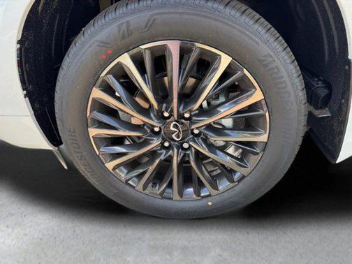 Radiant White 2026 INFINITI QX80 AUTOGRAPH AWD