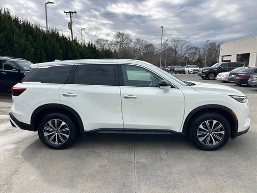 2023 INFINITI QX60 Pure