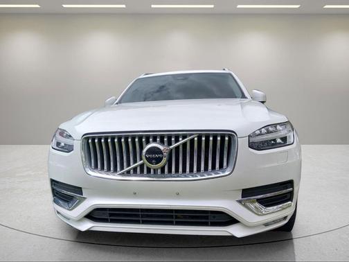 Crystal White Metallic 2024 Volvo XC90 B6 Ultimate Bright Theme 6-Seater