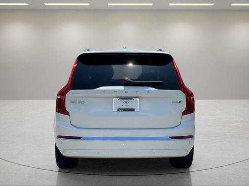 Crystal White Metallic 2024 Volvo XC90 B6 Ultimate Bright Theme 6-Seater