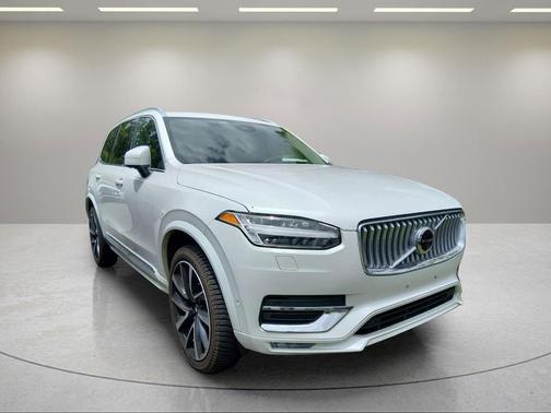 Crystal White Metallic 2024 Volvo XC90 B6 Ultimate Bright Theme 6-Seater