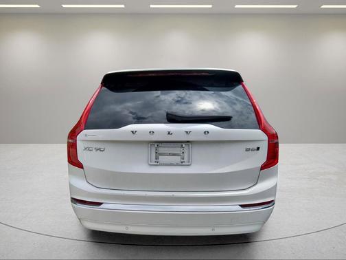 Crystal White Metallic 2024 Volvo XC90 B6 Ultimate Bright Theme 6-Seater