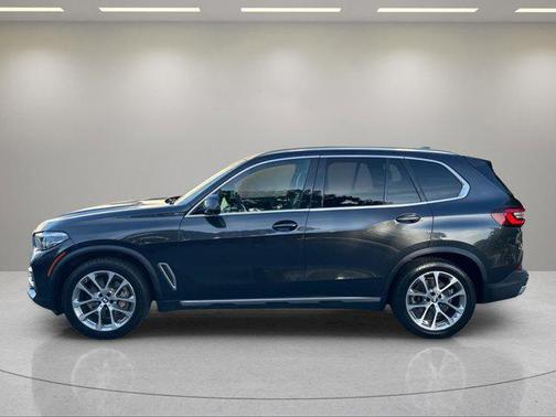 Dark Graphite Metallic 2022 BMW X5 sDrive40i