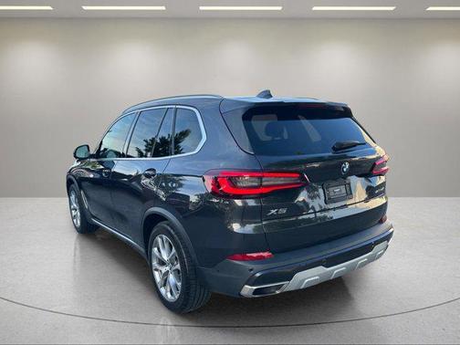 Dark Graphite Metallic 2022 BMW X5 sDrive40i