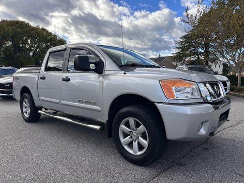2012 Nissan Titan SV