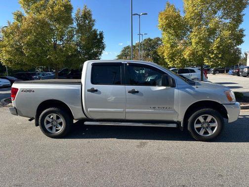 2012 Nissan Titan SV