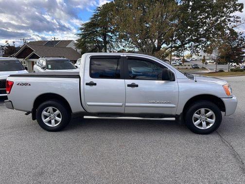 2012 Nissan Titan SV