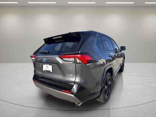 2021 Toyota RAV4 Hybrid SE