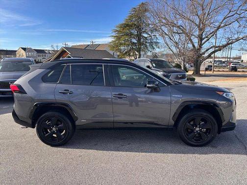 2021 Toyota RAV4 Hybrid SE