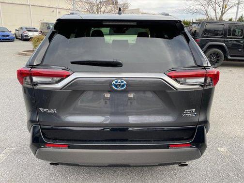 2021 Toyota RAV4 Hybrid SE