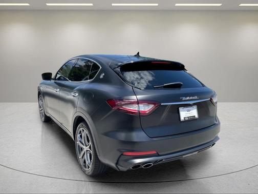 Grigio Metallic 2020 Maserati Levante Base