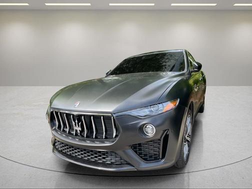 Grigio Metallic 2020 Maserati Levante Base
