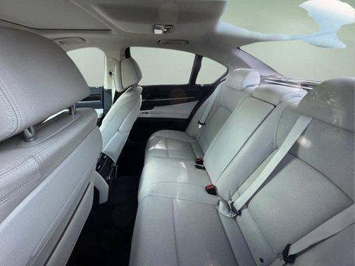 Mojave 2013 BMW 740 740i