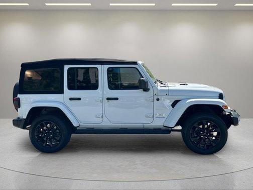Bright White Clearcoat 2021 Jeep Wrangler Unlimited 4xe Sahara