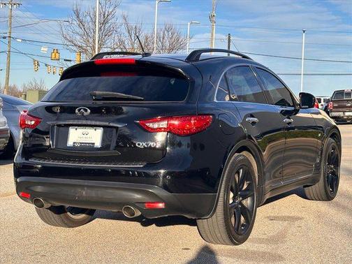2015 INFINITI QX70 Base