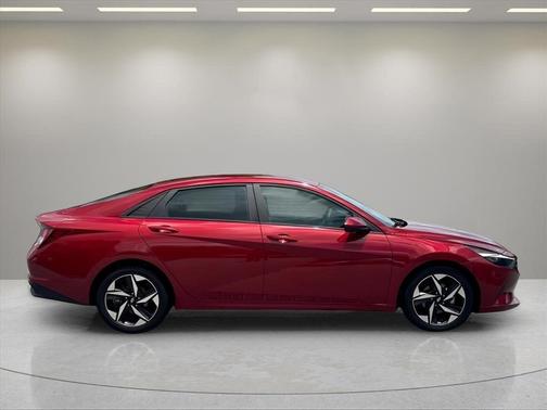 Ultimate Red 2023 Hyundai ELANTRA SEL
