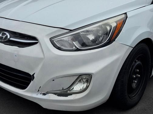 Century White 2016 Hyundai Accent SE