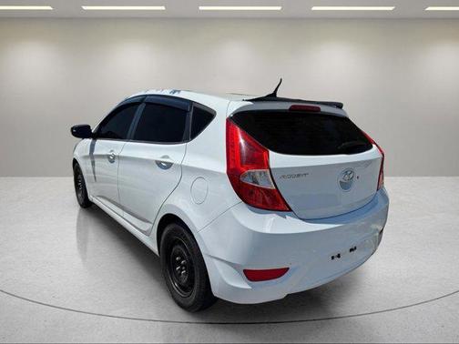Century White 2016 Hyundai Accent SE