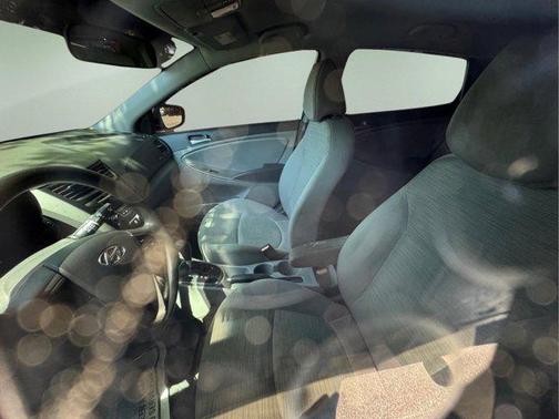 Century White 2016 Hyundai Accent SE