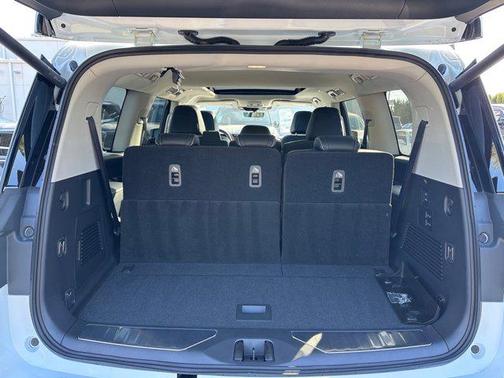 2025 INFINITI QX80 Luxe