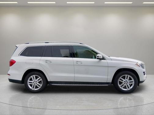 Polar White 2016 Mercedes-Benz GL-Class 4MATIC