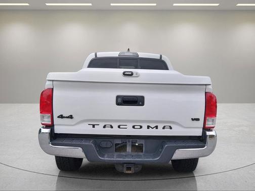 Super White 2017 Toyota Tacoma SR5