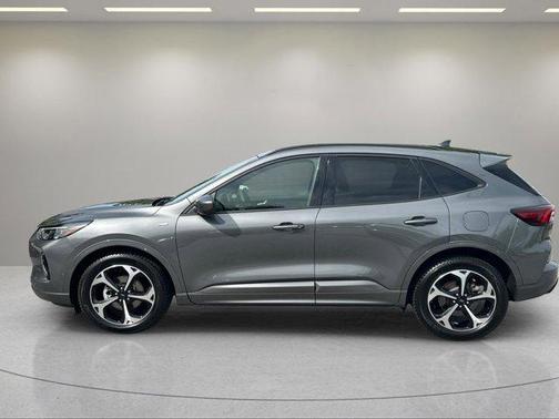 Gray Metallic 2023 Ford Escape ST-Line Elite