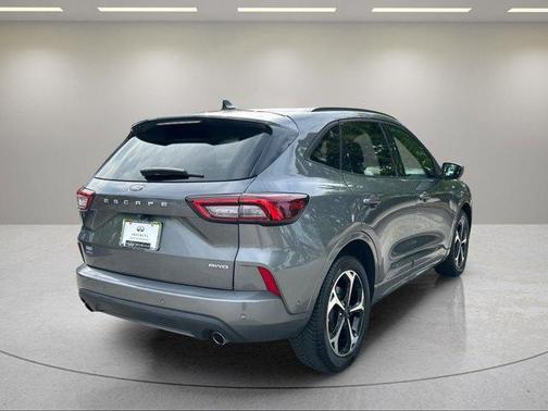 Gray Metallic 2023 Ford Escape ST-Line Elite