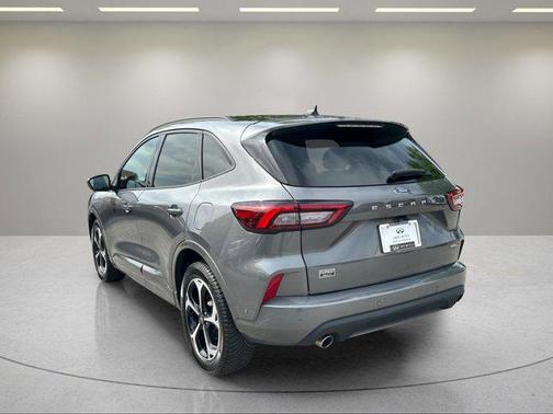 Gray Metallic 2023 Ford Escape ST-Line Elite