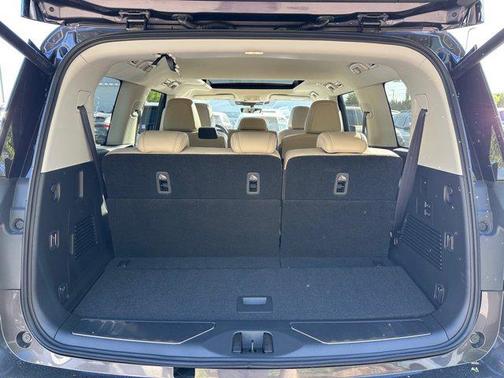2025 INFINITI QX80 PURE