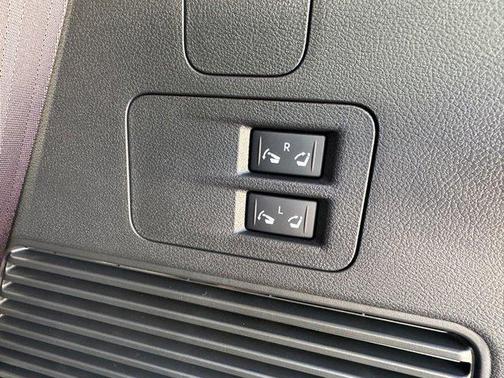 2025 INFINITI QX80 PURE