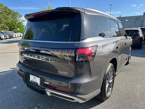 2025 INFINITI QX80 PURE