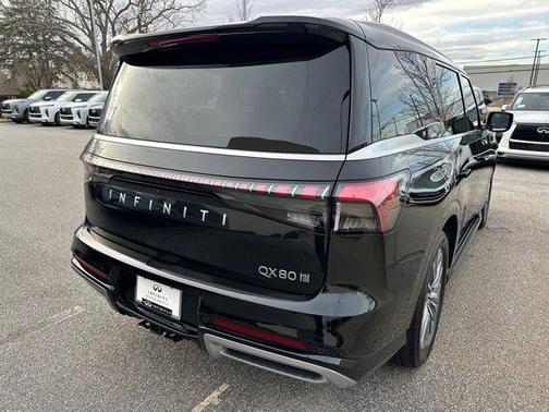 2025 INFINITI QX80 SENSORY AWD