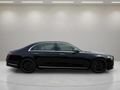 Onyx Black/Mojave Silver 2022 Mercedes-Benz S-Class 4MATIC
