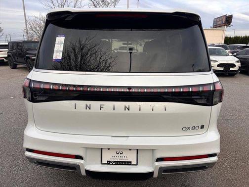2026 INFINITI QX80 Luxe