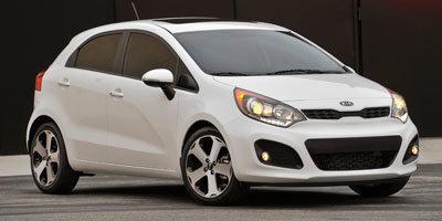 Clear White 2012 Kia Rio5 LX