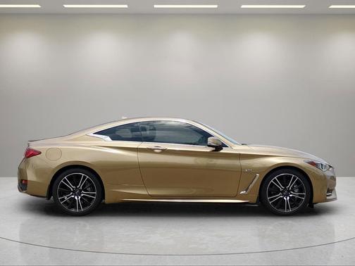 2019 INFINITI Q60 3.0T LUXE