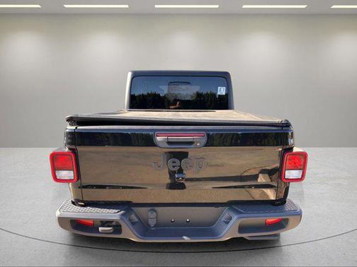 2021 Jeep Gladiator Willys 4x4