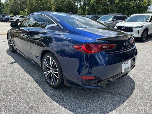 2022 INFINITI Q60 LUXE