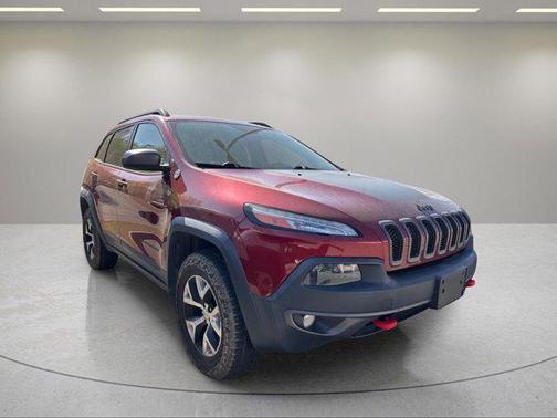 Deep Cherry Red Crystal Pearlcoat 2015 Jeep Cherokee Trailhawk
