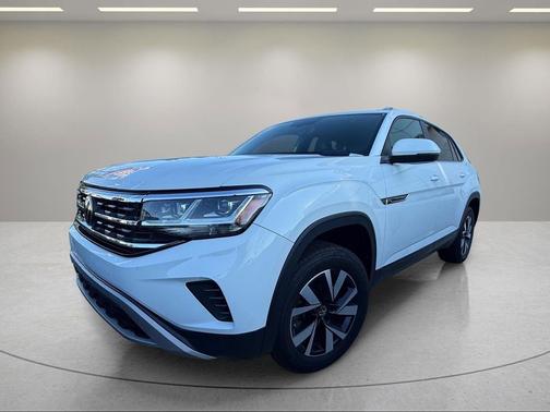 Pure White 2021 Volkswagen Atlas Cross Sport 2.0T SE