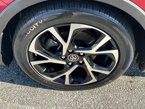 2019 Toyota C-HR XLE
