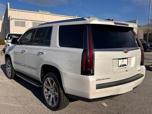 2017 Cadillac Escalade Luxury