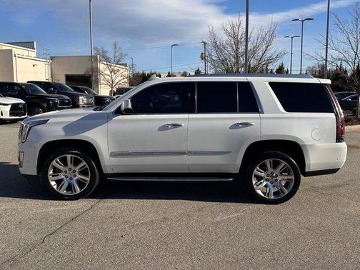 2017 Cadillac Escalade Luxury
